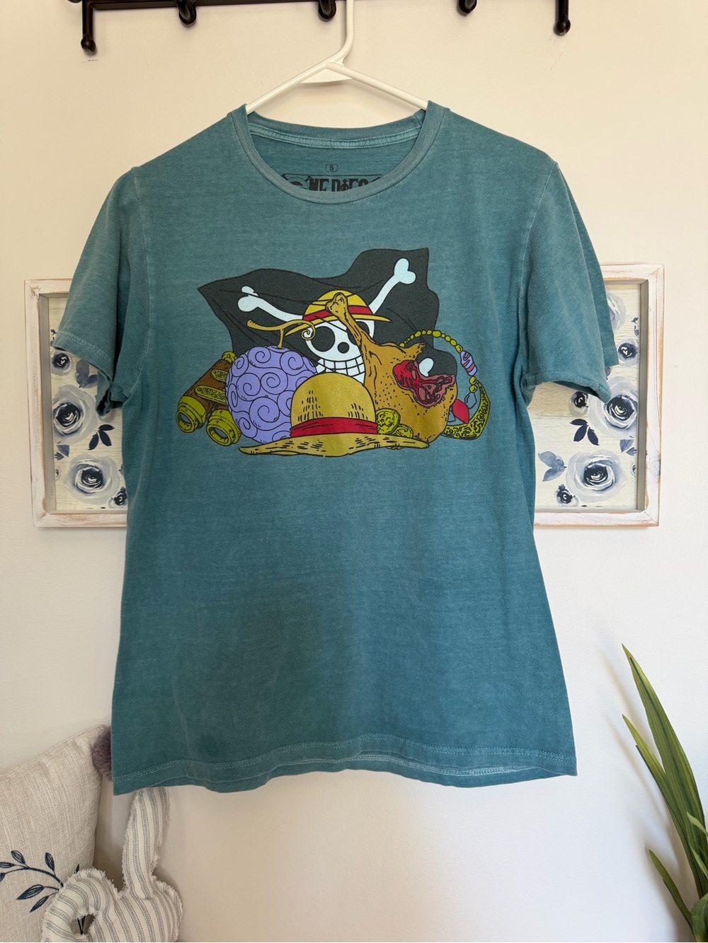 Onepiece Teal Short-Sleeve Graphic Tee with Pirate Skull